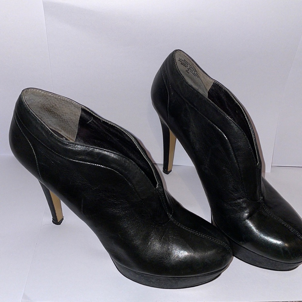 Nine West black leather booties. Women US size 6